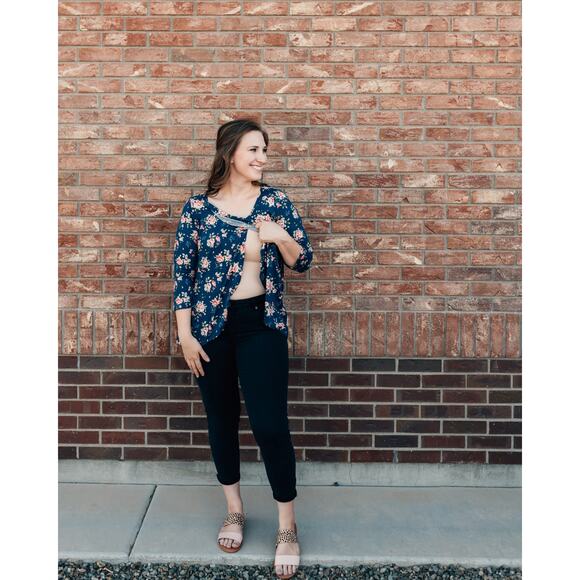 NWT - 3/4 Sleeve Round Neck Overlap Top - Medium - Picture 2 of 5